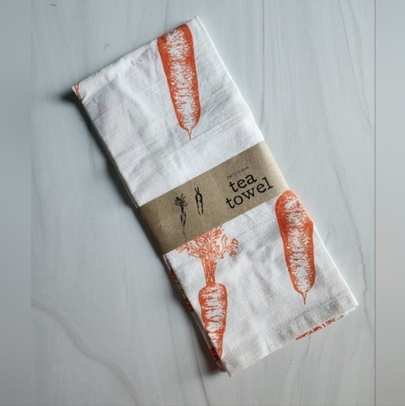 Carrot Spring Kitchen Tea Towel 20x28 NWT - Picture 1 of 2